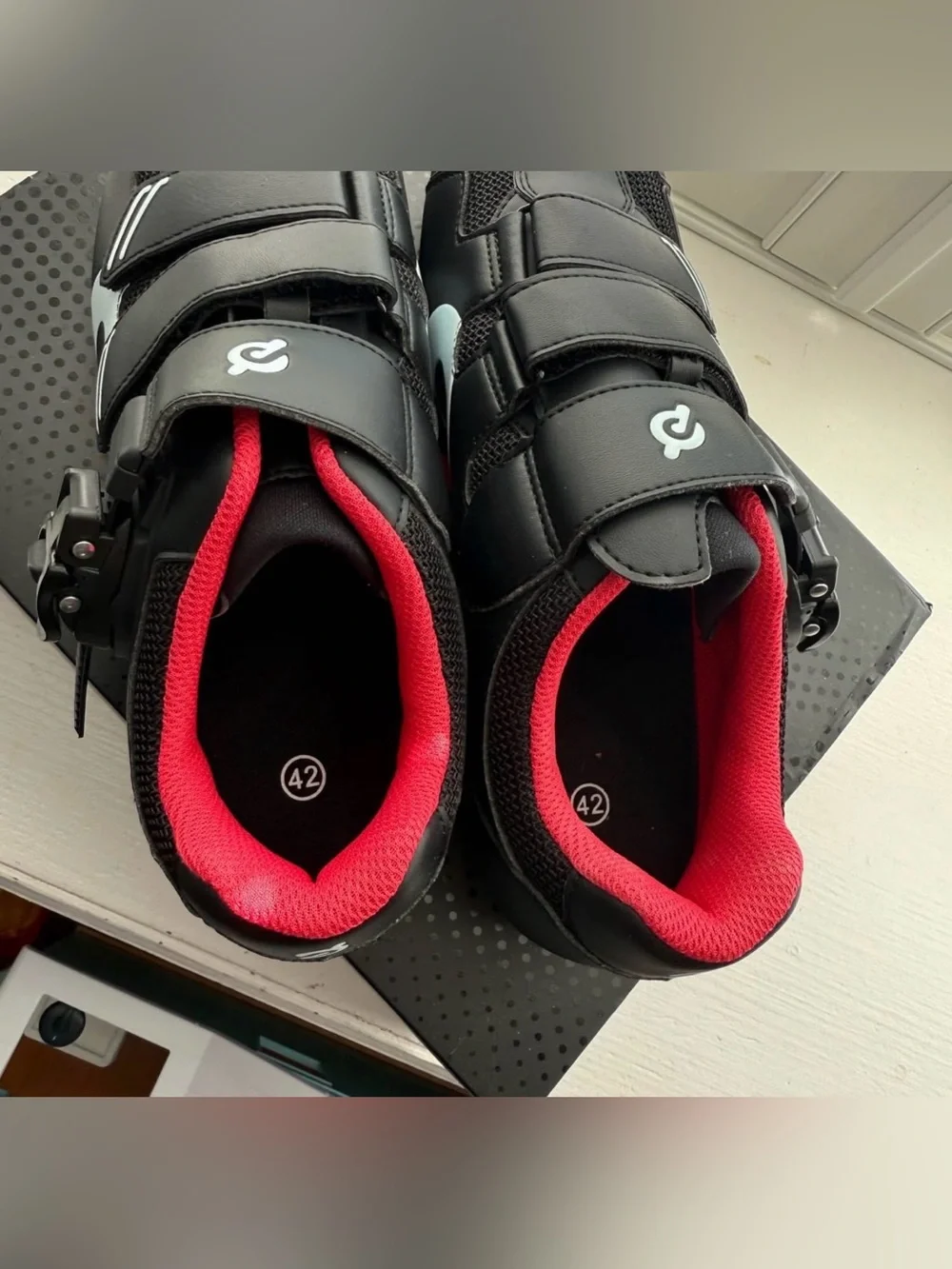 NEW Peloton Cycling Shoes EU 42 US Men’s 9 / Women’s 11 Indoor Spin Bike NIB